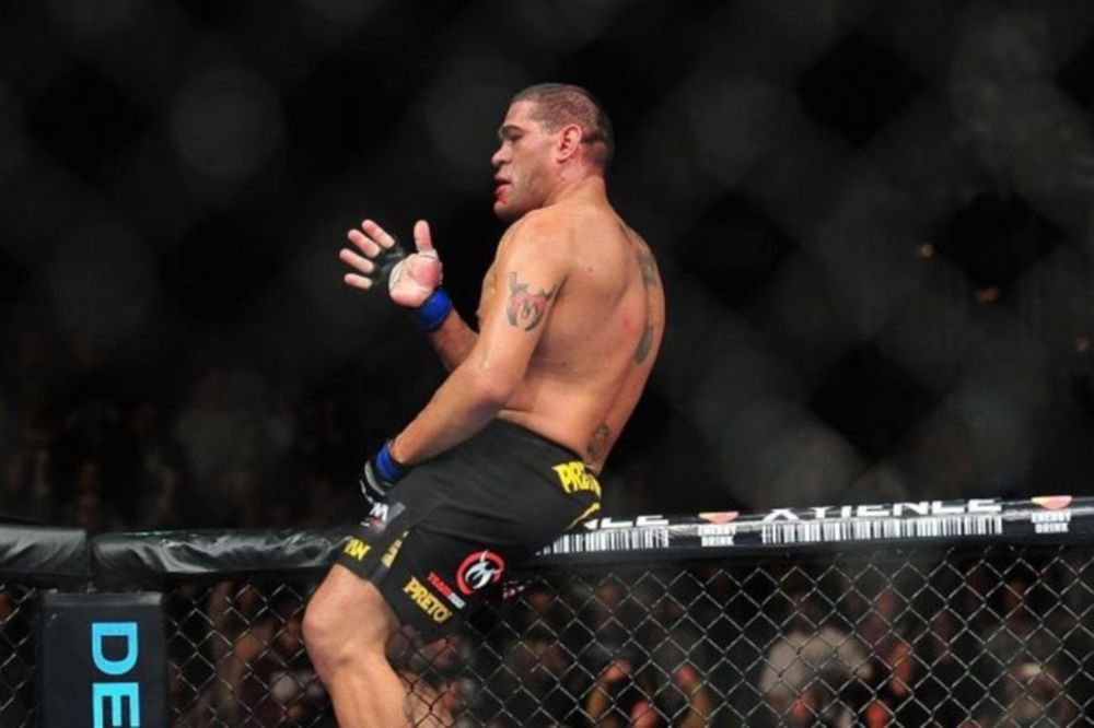 «Bigfoot» Silva: «Είναι αστείος ο Overeem»