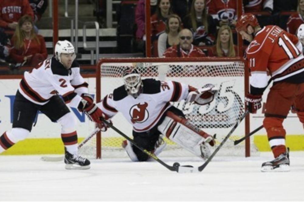 NHL: Σκόραρε ο… Brodeur (videos)