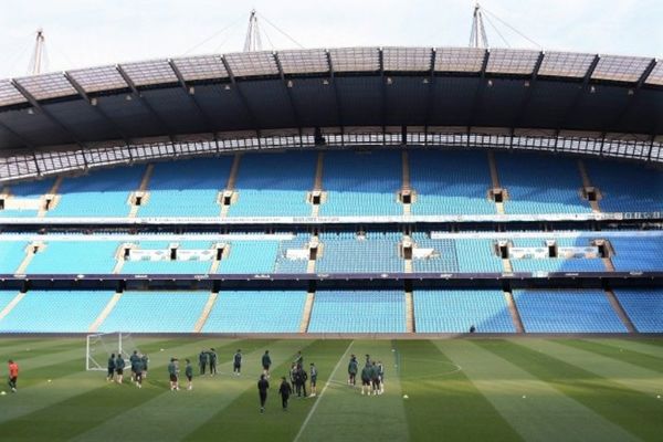 Μάντσεστερ Σίτι: Τιμώρησε οπαδό για «ηλεκτρονικό» τσιγάρο