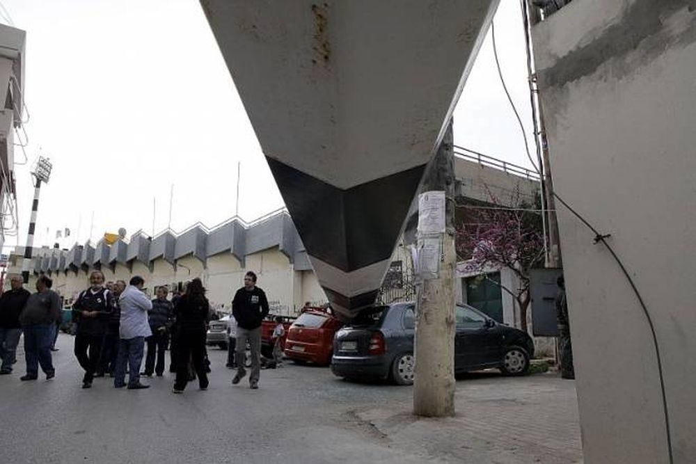  Δες τι... απέμεινε απ' τον πυλώνα (video)