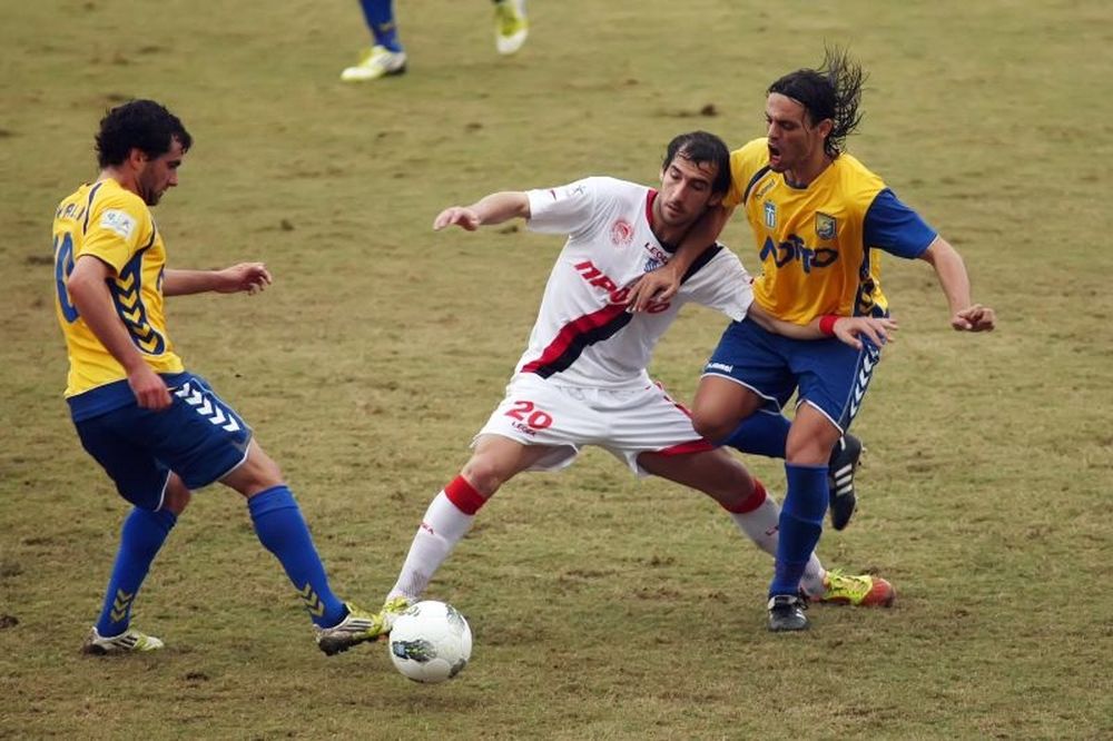 Football League: Στις... φλόγες Αγρίνιο και Καβάλα