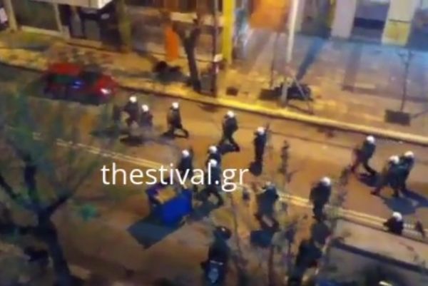Άρης: Αστυνομικοί χτυπούν αναίτια οπαδό! (video)