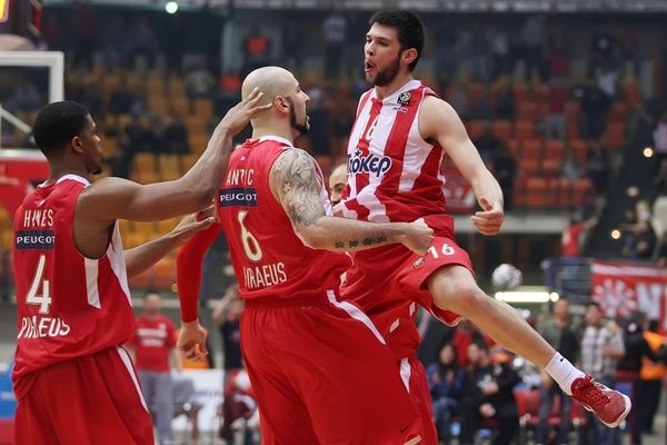 Ολυμπιακός: Με πλεονέκτημα και Εφές! (photos)