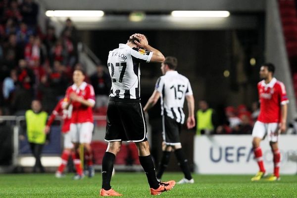 Πετάνε οι «αετοί», 3-1 τη Νιούκαστλ (video)