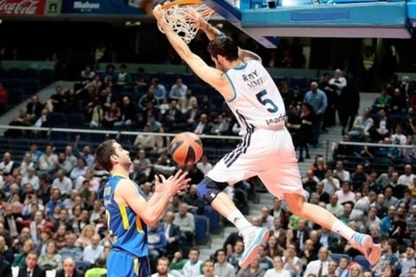 Ρεάλ Μαδρίτης: Σάρωσε τη Μακάμπι Τελ Αβίβ (video)