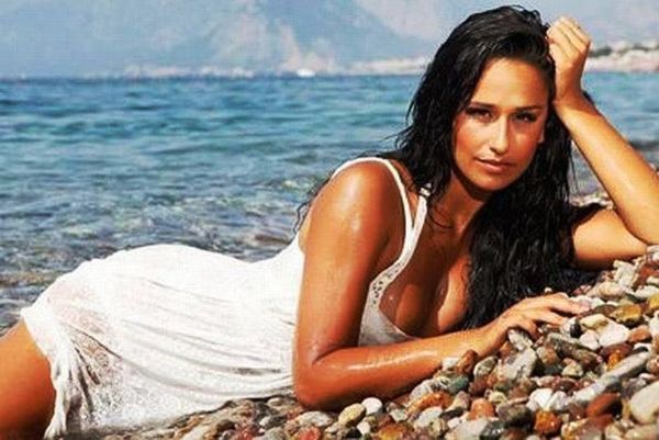 Ο πιο σέξι χορός από τη Ρίτα Περέιρα (photos+video)