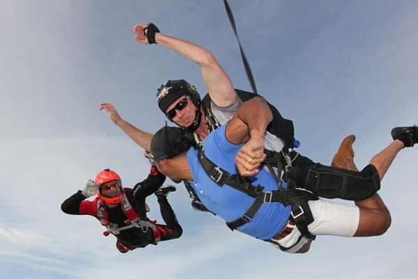 Έκανε skydiving στο Ντουμπάι ο Σουμάχερ! (photos+video)