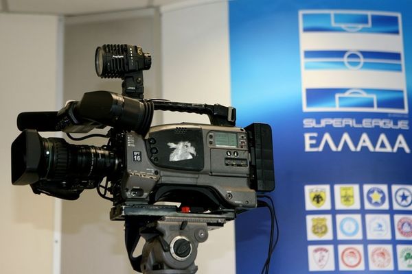 Super League: Υποβιβασμός… ΑΕΚ και «κούρεμα» τηλεοπτικού συμβολαίου