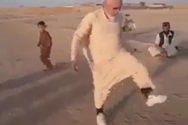 Απίστευτο! Ηλικιωμένος τους… έβαλε τα γυαλιά με μπαλάκι! (video)