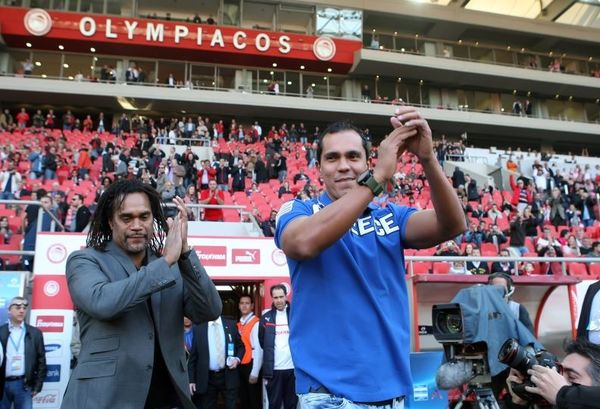 Ολυμπιακός: Αποθέωση για Καρεμπέ και Ζιοβάνι (videos+photos)