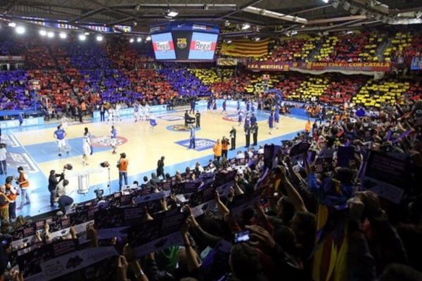 Μπαρτσελόνα: Κατάμεστο το «Παλάου Μπλαουγκράνα»