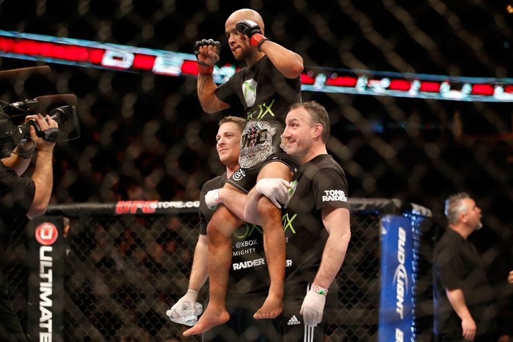 UFC on FOX 8: Main event τίτλου Flyweight