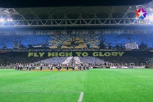 Φενέρμπαχτσε: Τα κορεό του… τελικού του Γιουρόπα Λιγκ (photos)