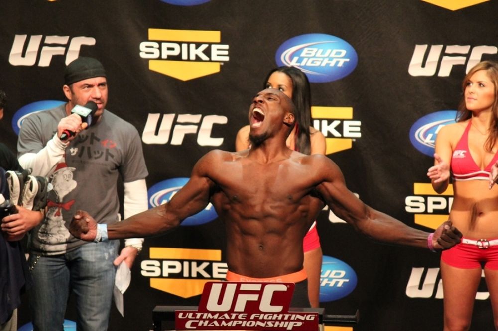 UFC 159: Κατηγορείται για βίαιο σεξ ο Phil Davis!