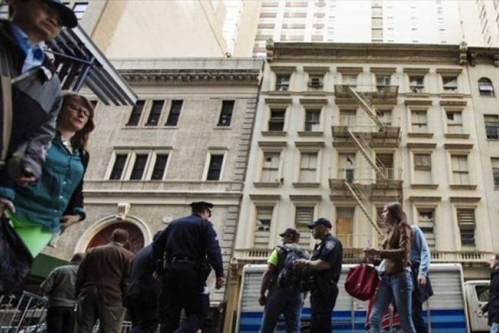 Βρήκαν εξάρτημα αεροπλάνου που χτύπησε τους δίδυμους πύργους!