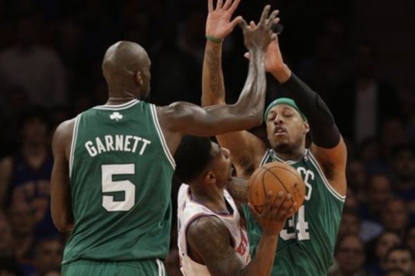 NBA: Σε επικίνδυνα μονοπάτια οι Θάντερ και Νικς
