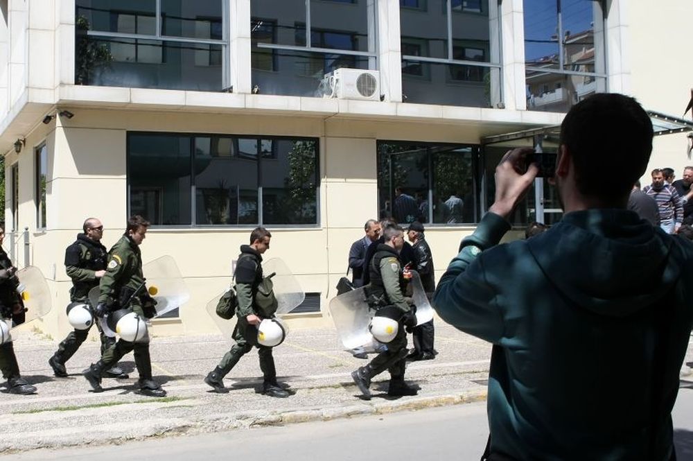 Super League: «Επίθεση» στα γραφεία από «Πάνθηρες»