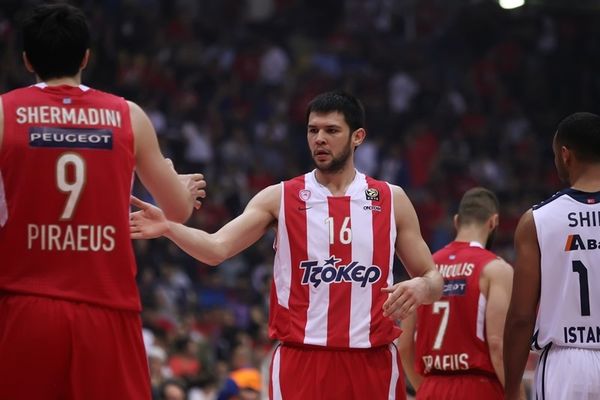 Ολυμπιακός: Ο εμψυχωτής Παπανικολάου (video)