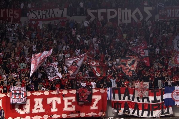 Ολυμπιακός: Ο έκτος παίκτης (videos)