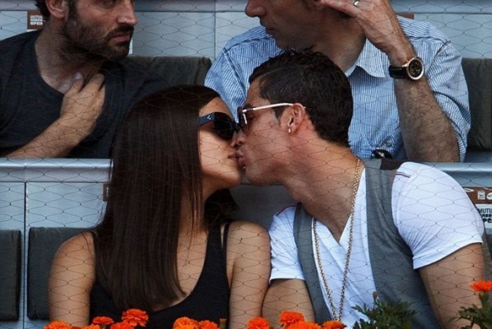 Ρεάλ Μαδρίτης: Το «καυτό» φιλί του Ρονάλντο στην Ιρίνα (photos)