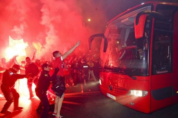 Μπενφίκα: Υποδοχή τροπαιούχων στη Λισαβόνα (video+photos)