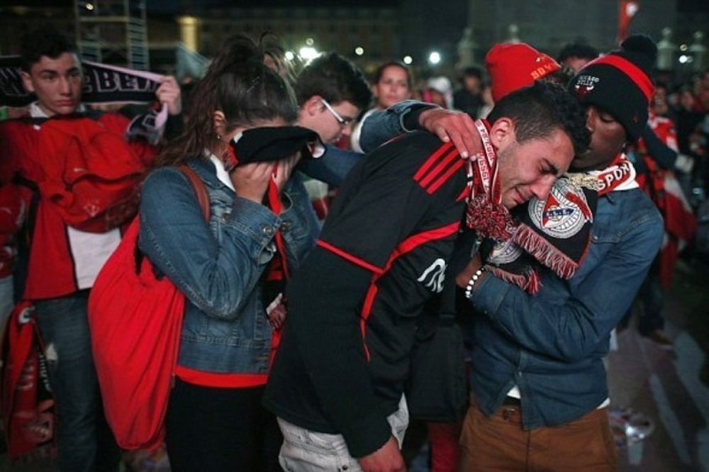 Μπενφίκα: Τα κλάματα των οπαδών (photos)