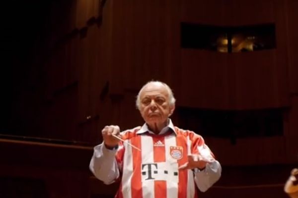 Μπάγερν Μονάχου: Αφιέρωμα από τη φιλαρμονική ορχήστρα του Μονάχου (video)