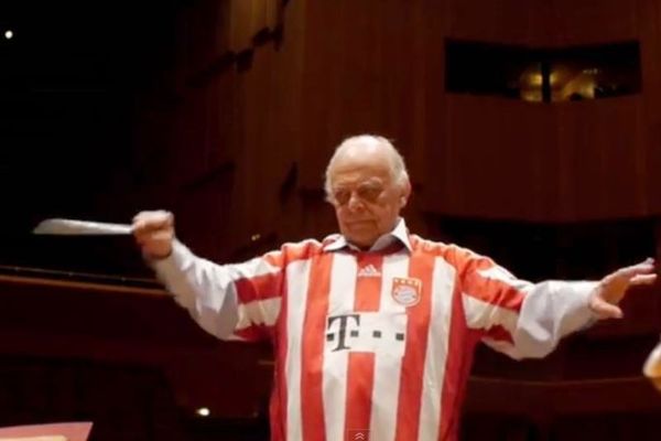 Μπάγερν Μονάχου: Μελωδικές ευχές ενόψει τελικού (video)