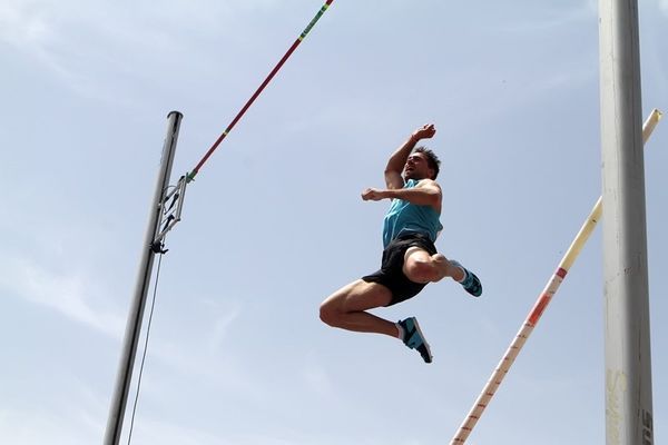 Στίβος: Επίδοση για... όριο παγκοσμίου ο Χάτζιου στο επί κοντώ