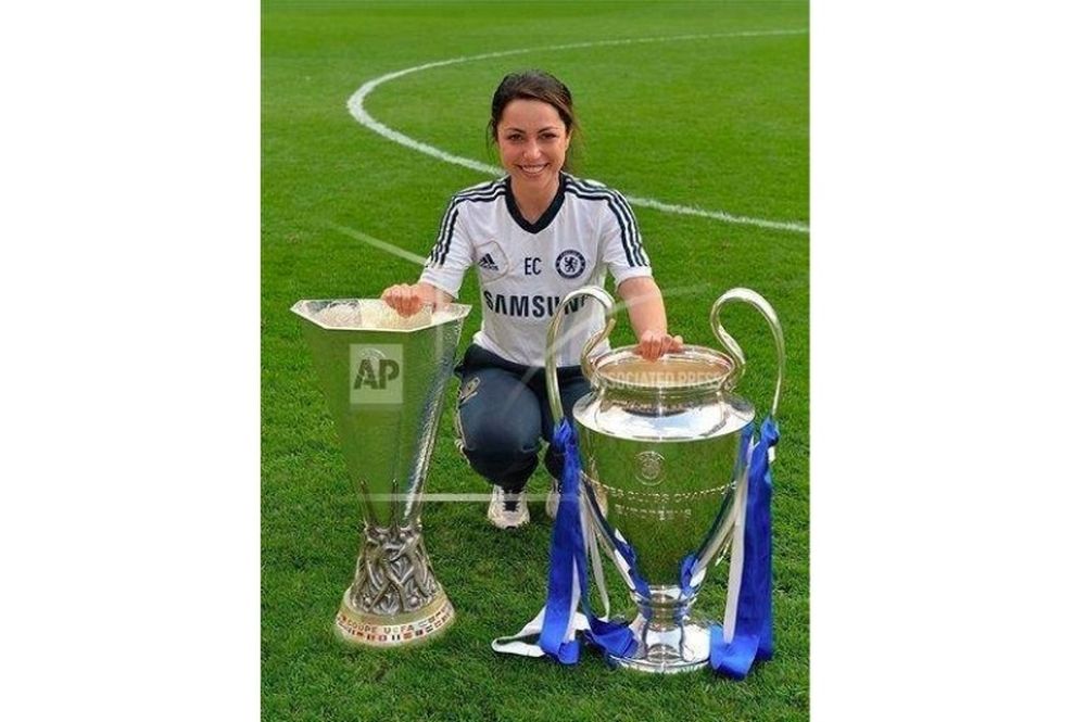 Τσέλσι: Η Έβα Καρνέιρο με τις δύο ευρωπαϊκές κούπες