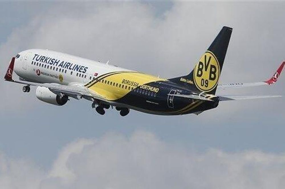 Μπορούσια Ντόρτμουντ: Στα χρώματα της ομάδας το αεροπλάνο (photos)