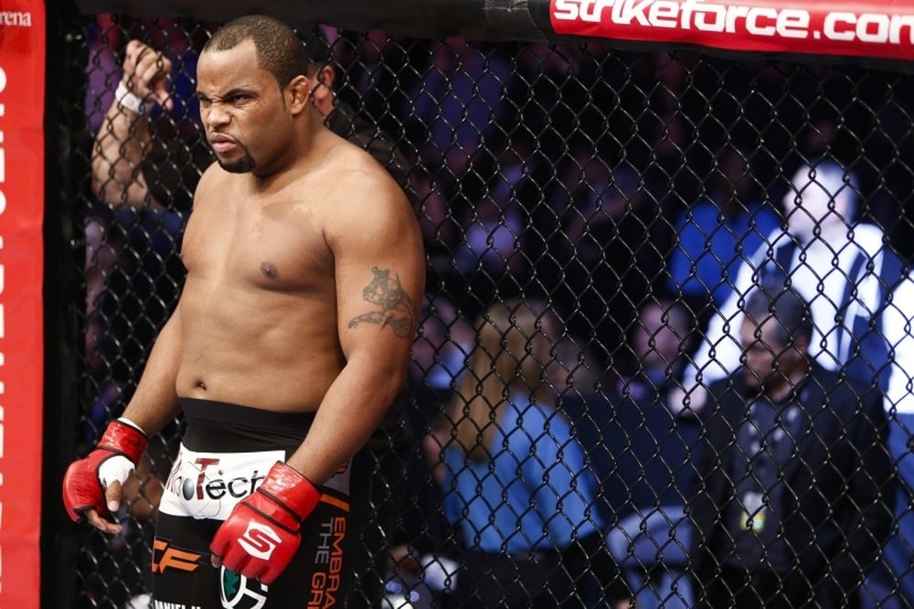 UFC: Κρατά η κόντρα Jones με Cormier