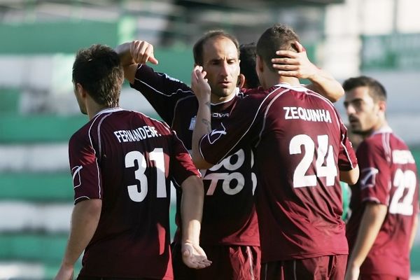 Με ψηλά το κεφάλι η Λάρισα, 2-1 την Καλλιθέα