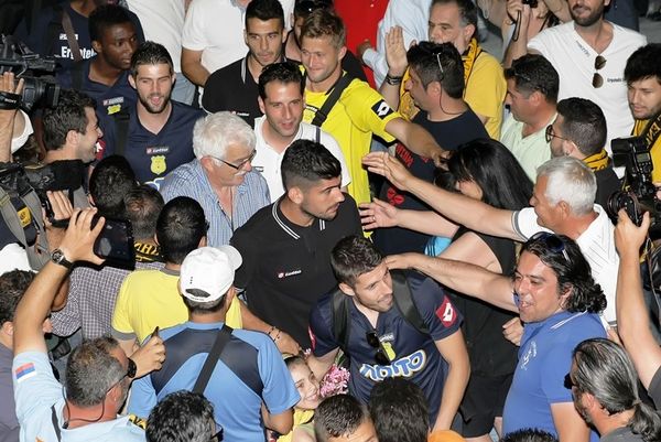 Εργοτέλης: «Έπεσε» το «Νίκος Καζαντζάκης» στην άφιξη (photos)