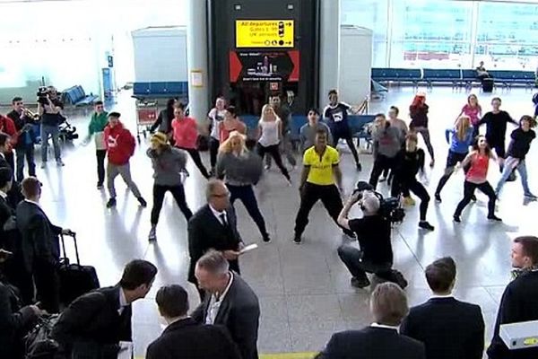 Μπορούσια Ντόρτμουντ: Η έκπληξη στο αεροδρόμιο (video)