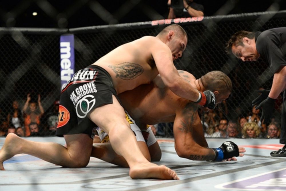 Antonio «Bigfoot» Silva: «Έκανε λάθος ο ρέφερι»