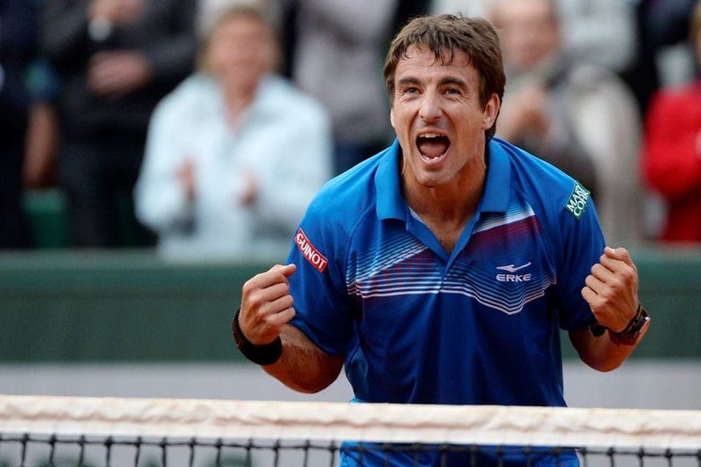 Roland Garros: Τεράστια ανατροπή από Ρομπρέδο