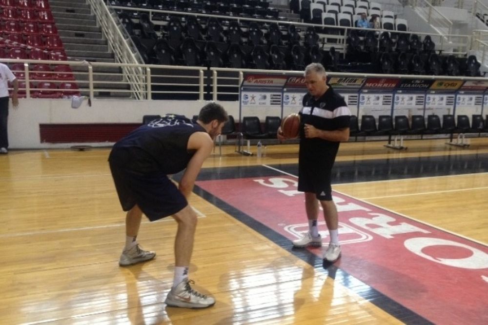 ΠΑΟΚ: Αναχωρεί ο Χρυσικόπουλος