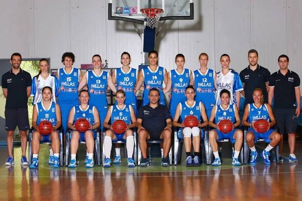 Εθνική Ελλάδας Γυναικών: Αρχή με Ολλανδία