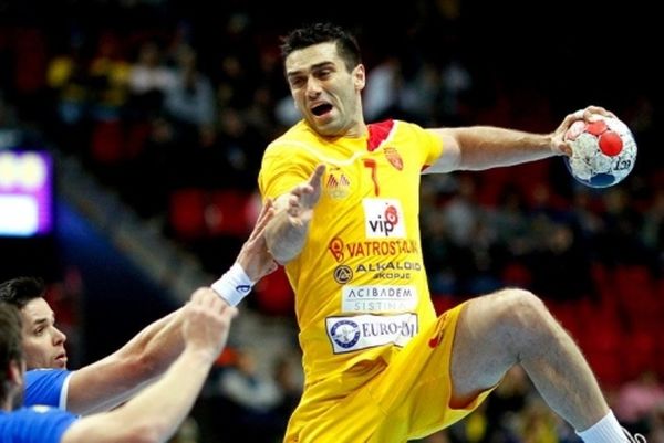 Μπαρτσελόνα: Πήρε Λαζάροφ και Καράμπατιτς!