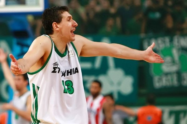 Αποθέωση για Διαμαντίδη: «Μείνε μέχρι τα 40» (video)