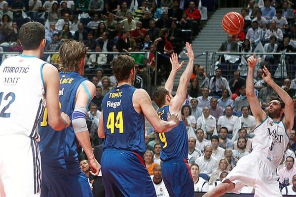 Ρεάλ Μαδρίτης – Μπαρτσελόνα: Τα χαρακτηριστικά highlights (video)