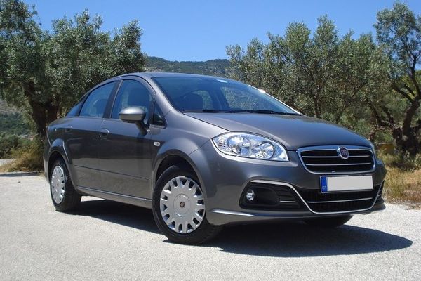 Fiat Linea 1.3 MJT: Πολυεργαλείο (photos)