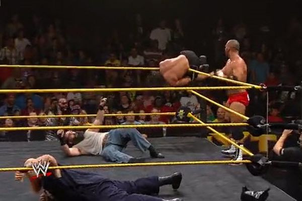 NXT: Νέοι διεκδικητές στην Tag Team (video)