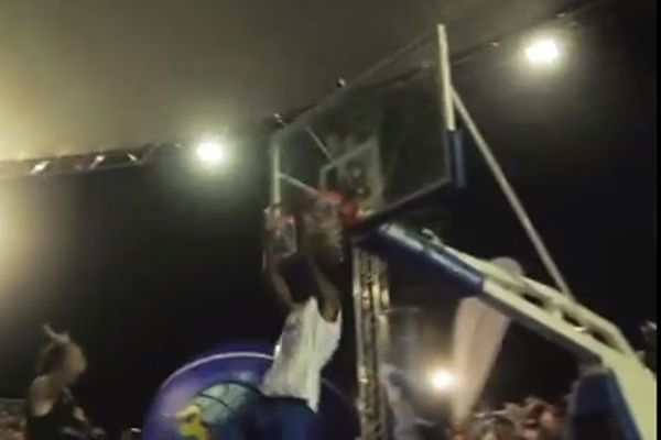Θεαματικά... 3x3 καρφώματα (video)
