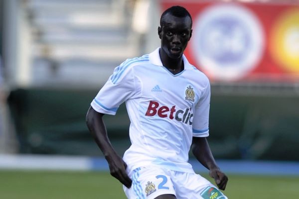 Πανθρακικός: Κλείνει Μ’Μπο από Μαρσέιγ