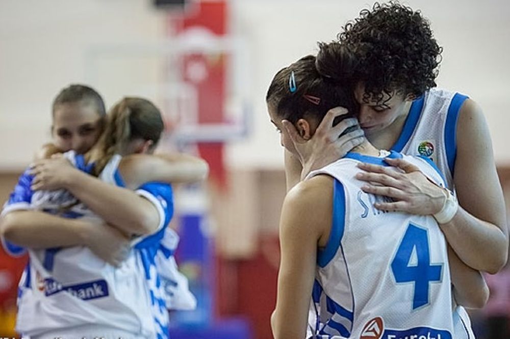 Εθνική Ελλάδας Νέων Γυναικών: Πρώτα με Ολλανδία