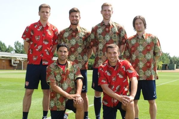 Άρσεναλ: Με… μπατίκ στην Ινδονησία (photos+video)