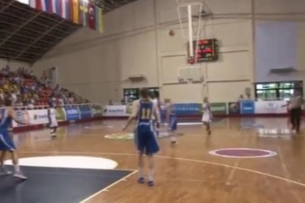 Ευρωπαϊκό Νέων Γυναικών: Μπουζ-ένα buzzer beater από το… πουθενά! (video)