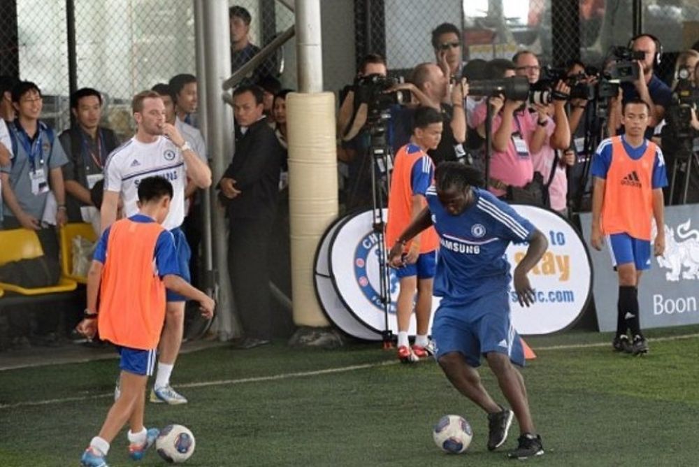Τσέλσι: Προπόνηση με... γυμνά πόδια (photos)